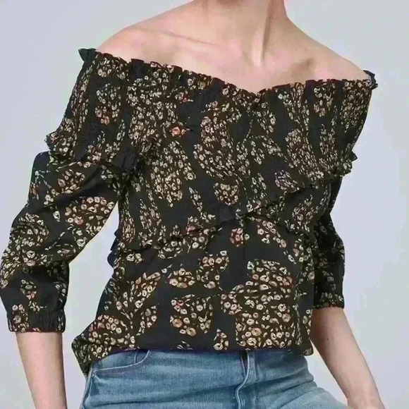 White House Black Market Smocked Off The Shoulder Poplin Blouse Size Small - Picture 5 of 9